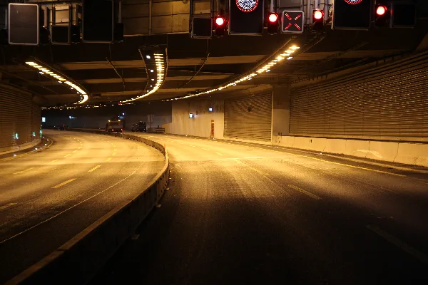 Tunnel Stellingen (Hamburg) 550 NAV Adaptationsleuchten
